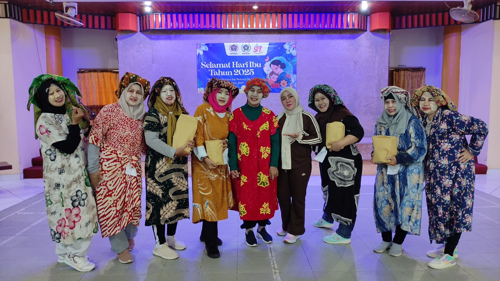 IKWI Kalsel Peringati Hari Ibu 2025, Perkuat Peran Perempuan dan Kebersamaan Anggota 1 IMG 20251220 115023 scaled