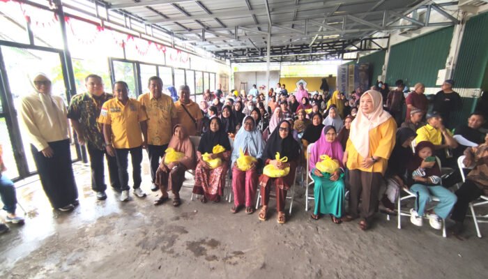 HUT ke-61 Partai Golkar, DPD Golkar Banjarmasin Bagikan 1.000 Paket Sembako Gratis 3 IMG 20251220 161100