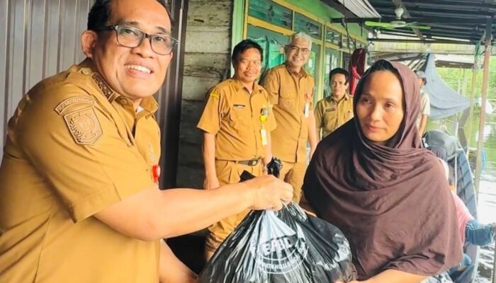 Ratusan Paket Bantuan Disalurkan Bagi Warga Terdampak Banjir di HSU
