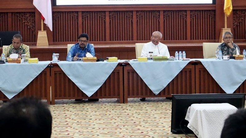 1 35 klm Kontrak Pemprov 11 Gubernur instruksikan salurkan bantuan banjir ke kabupaten Tala dan Banjar