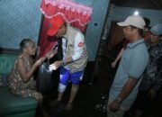 Sembako ke Warga Terdampak Banjir Sungai Kupang Dibagikan
