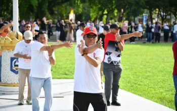 Senam Gabungan untuk Tingkatkan Kebugaran dan Kekompakan ASN HSS 5 Hal 12 HSS 3 klm 1