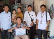 Pemkab Tanbu Salurkan Kursi Roda Untuk Penyandang Disabilitas
