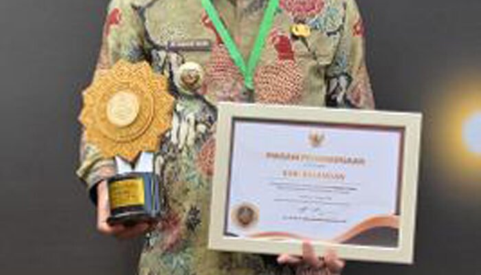 Bupati Balangan Terima Penghargaan UHC Awards 2026