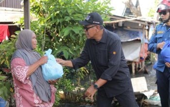 Hal 4 3 KLM Martapura Penyaluran bantuan