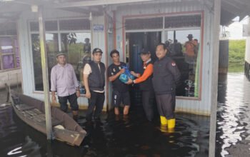 Hal 4 4 KLM Martapura Salurkan bantuan