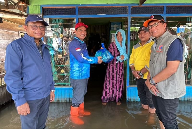 Hal 4 4 KLm Martapura Bantuan logistik 1