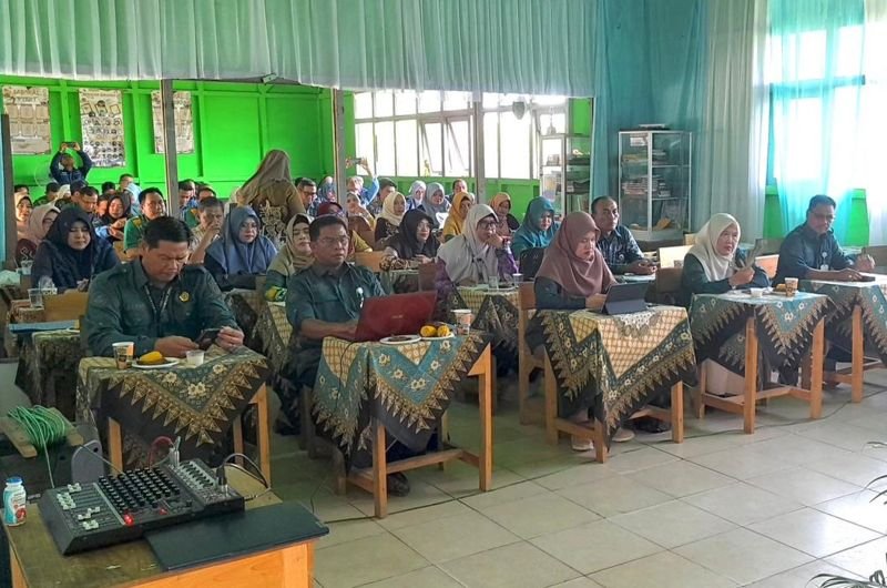 Hal 4 4 KLm Martapura Musyawarah kerja