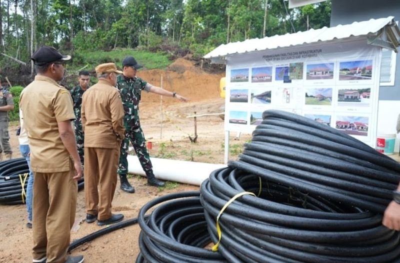 Bupati HM Rusli Tinjau Progres Pembangunan Markas Batalyon Infanteri TP 884/Saijaan 1 Hal 4 Kotabaru 1 3 klm 4