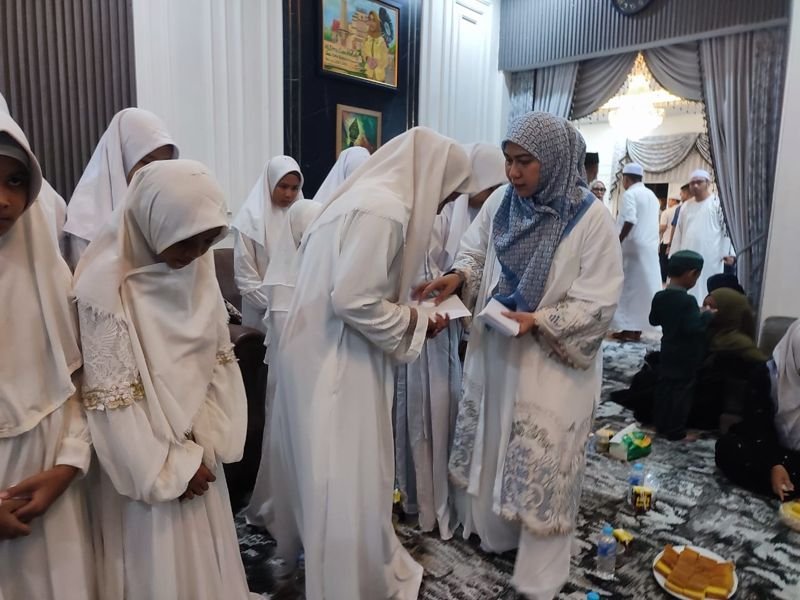 Peringati Isra Miraj, Wali Kota Banjarbaru Santuni Anak Yatim 1 Hal 6 3 KLM BJB 1 8