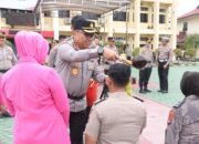 Kapolresta Banjarmasin Pimpin UKP, 103 Personel Terima Kenaikan Pangkat