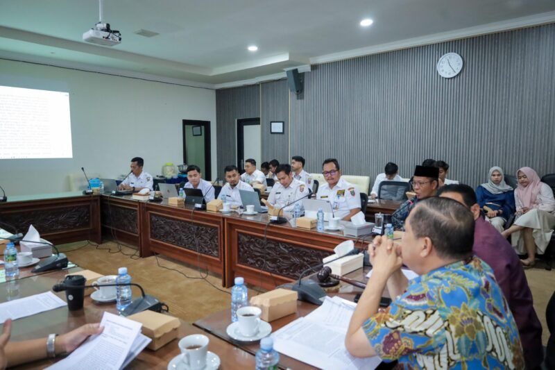 Bapemperda DPRD Kalsel Pastikan Perubahan Perda Pajak dan Retribusi Daerah Sesuai Aturan Perundang-undangan 1 IMG 20260107 WA0036 1 scaled e1767789556359