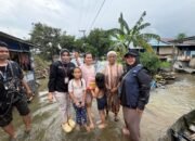 Di Tengah Kepungan Banjir, Pemprov Kalsel Hadir Menjaga Kesehatan Warga Sungai Tabuk