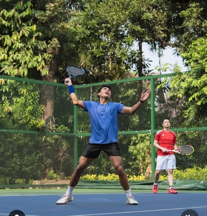 Petenis Asal Banjarmasin, Rifqi Fitriadi Jadi 'Sparring' Artis Raffi Ahmad 1 IMG 20260109 WA0003 1