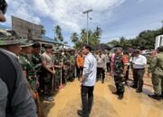 Dandim 1002/HST Dampingi Kunjungan Wapres RI di Sekolah Terdampak Banjir di Balangan