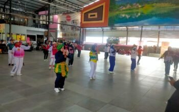 Demi Salurkan Hobi, Naila Rela Bawa Anak dari Rantau Ikuti Lomba Senam Aerobic Kajol Studio Banjarmasin