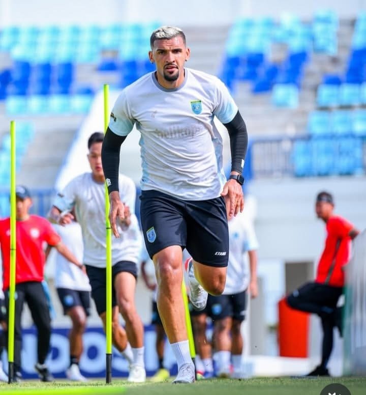 Persela Lamongan Ingin Ulang Kemenangan Lawan Barito Putera 1 IMG 20260111 WA0027