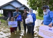 Hasnuryadi Sulaiman Salurkan Bantuan ke Sungai Rangas Ulu, Warga Terdampak Banjir Rasakan Kepedulian