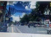 Pemkot Banjarmasin Tertibkan Enam Baliho Bando di Jalan Raya