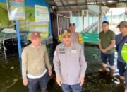 Sebulan Terendam, Ketua DPRD Kalsel Supian HK Sambangi Warga Samurung yang Terkurung Banjir