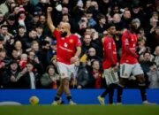 Debut Manis Michael Carrick, Bawa Manchester United Tekuk Manchester City 2-0