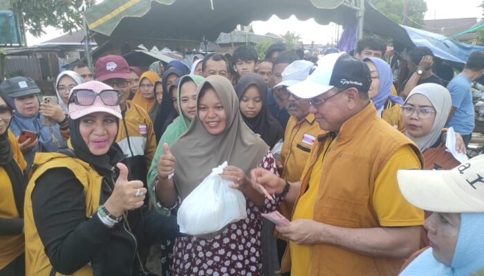Hanura Kalsel Salurkan Bantuan untuk Warga Terdampak Banjir Rob di Teluk Selong Ulu