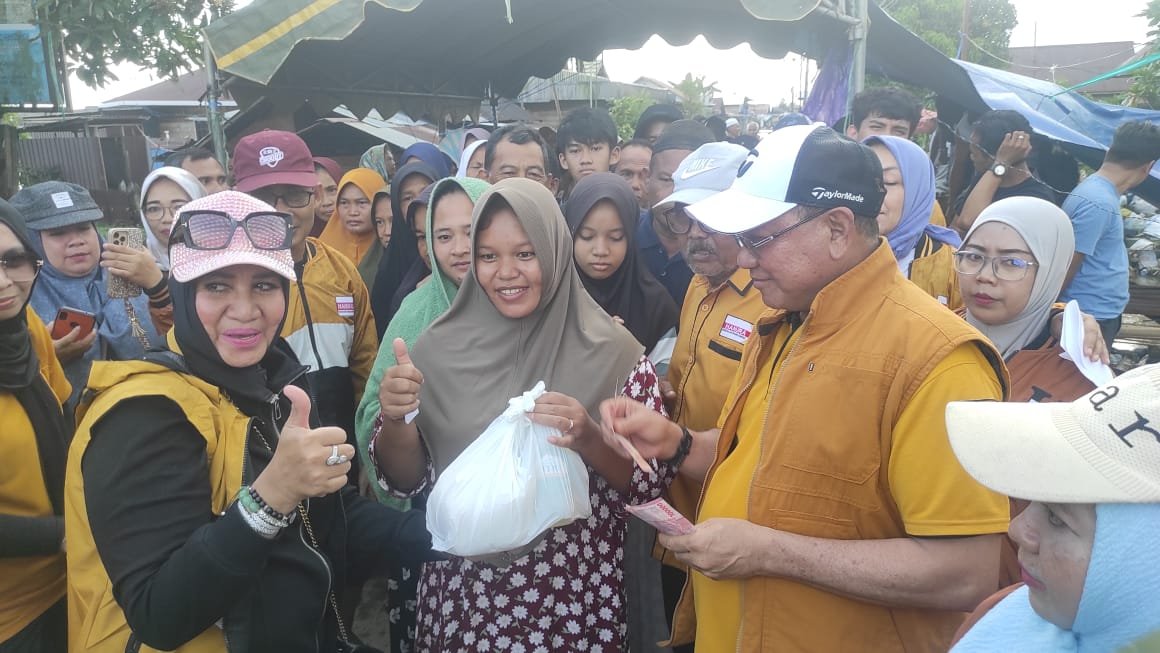 Hanura Kalsel Salurkan Bantuan untuk Warga Terdampak Banjir Rob di Teluk Selong Ulu 1 IMG 20260119 WA0008