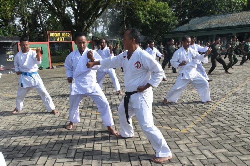 Dukung Profesionalisme Prajurit, Kodim 1002/HST Rutin Latihan Beladiri Karate 1 IMG 20260123 WA0025 e1769157322598