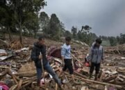 Delapan Orang Meninggal Dunia, 82 Warga Tertimbun Longsor di Cisarua