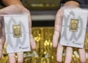 Harga Emas Antam Turun Tipis