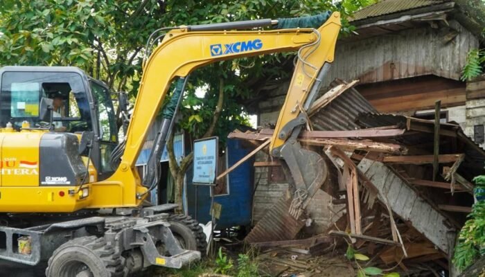 Tertibkan Bangunan di Atas Sungai, Yamin-Ananda Turun Langsung ke Sungai Guring