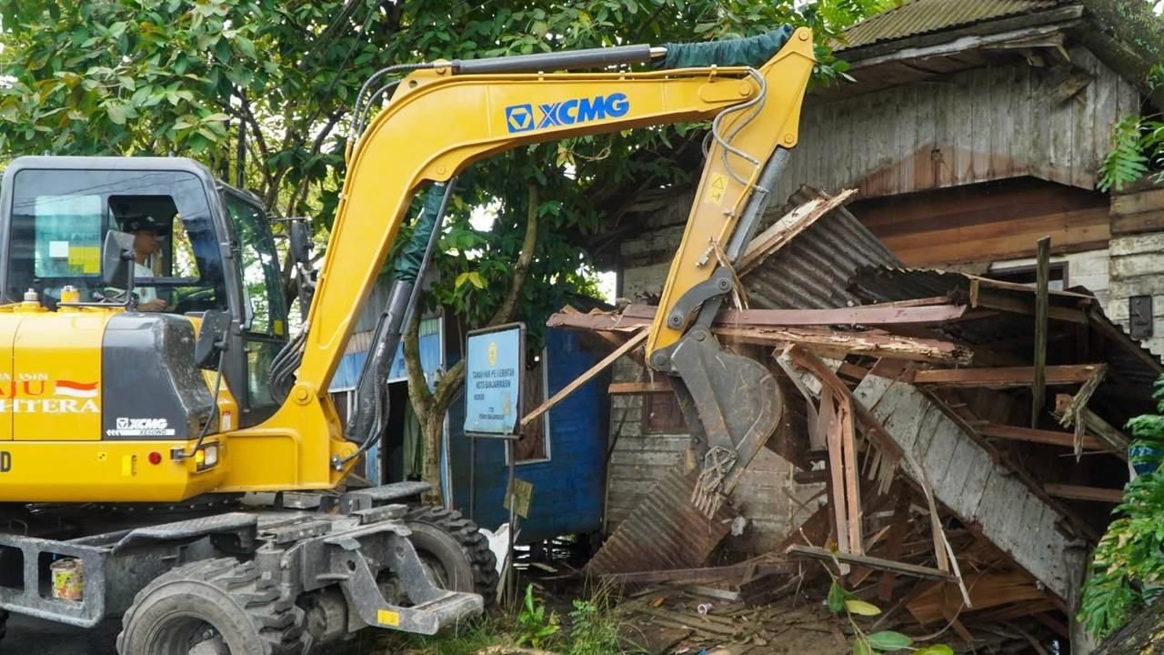 Tertibkan Bangunan di Atas Sungai, Yamin-Ananda Turun Langsung ke Sungai Guring 1 IMG 20260127 WA0061