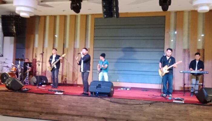 Band Lyric Tutup Akhir Tahun dengan Konser Kolaborasi di Banjarmasin