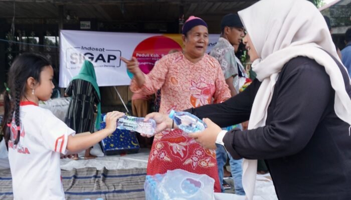 Indosat Salurkan Bantuan CSR untuk Korban Banjir di Kalimantan Selatan