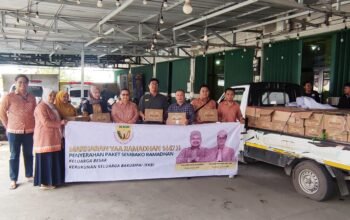 Yuni Abdi Nur Sulaiman Salurkan 8.000 Paket Ramadan untuk Warga KKB, Kader Golkar Banjarmasin dan Masyarakat 8 IMG 20260130 001155