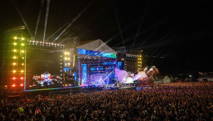 Light Show Drone Hiasi Pantai Jhonlin, Tanpa Kembang Api Batfest 2025 Tetap Spektakuler