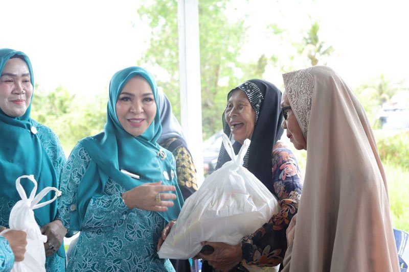 1 35 klm Kontrak Pemprov 12 Ketua TP PKK Hj Fathul Jannah kunjungi Ruang Bersama Indonesia