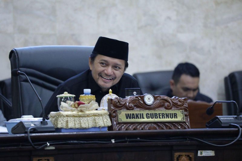 1 35 klm Kontrak Pemprov 18 Wagub Kalsel Hasnuriyadi