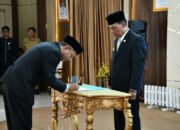 Wabup Lantik Kusairi Sebagai Kadisdukcapil HSS