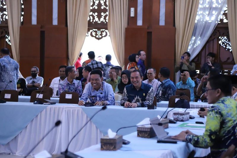 Pemkab HSS Dukung Penguatan Regulasi dan Transformasi BUMD 1 Hal 12 HSS 3 klm 6