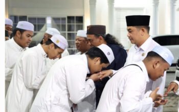 Safari Ramadhan Sekaligus Pemberian Santunan Ke Anak Yatim Piatu dan Kaum Dhuafa 4 Hal 12 Tanbu 25 klm