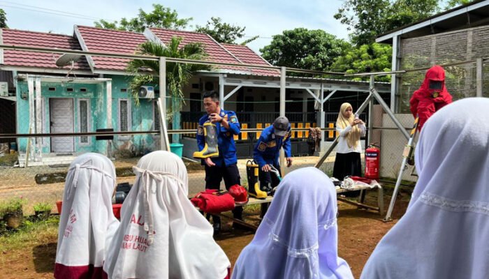 Satpol PP dan Damkar Tanah Laut Edukasi Siswa SD Terkait Prosedur Darurat Api