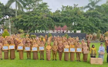 Pemkab Tanah Laut Beri Penghargaan Belasan Instansi 5 Hal 2 Tala 1 3 klm 8