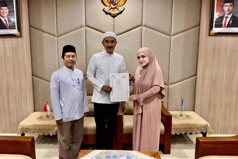 Hal 4 4 KLm Martapura Berlaga di Malaysia