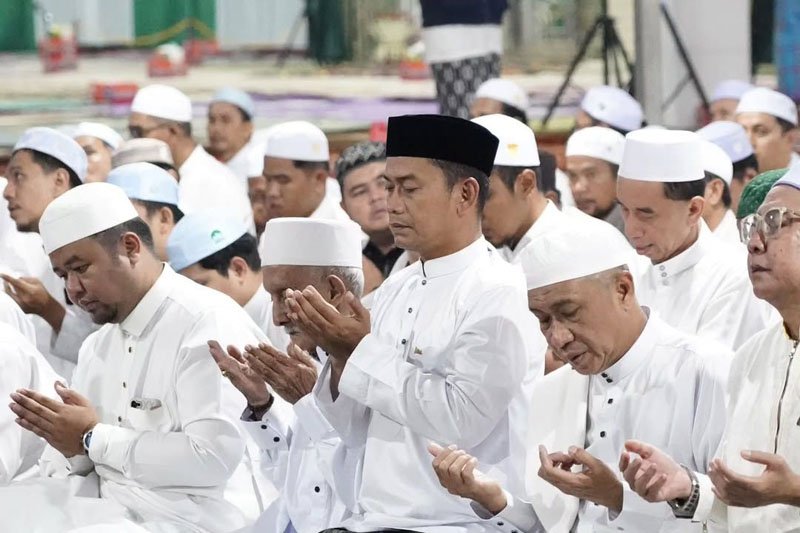 Wali Kota Banjarmasin Hadiri Haul ke-6 Guru Zuhdi di Sungai Jingah 1 Hal 5 7 KLm Kontrak 1