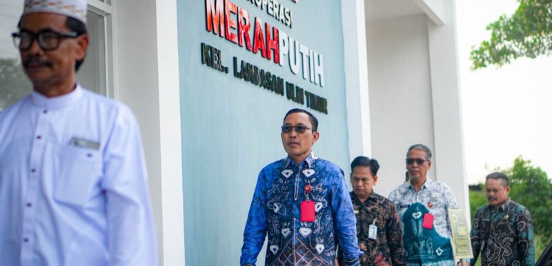 Sekda Sirajoni Buka Bazar Ramadan di Kota Banjarbaru, Dorong Ekonomi UMKM Lokal 1 Hal 6 3 KLM BJB 2 4