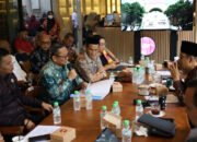 Bupati dan DPRD Tabalong Audeinsi dengan Menteri Sosial RI