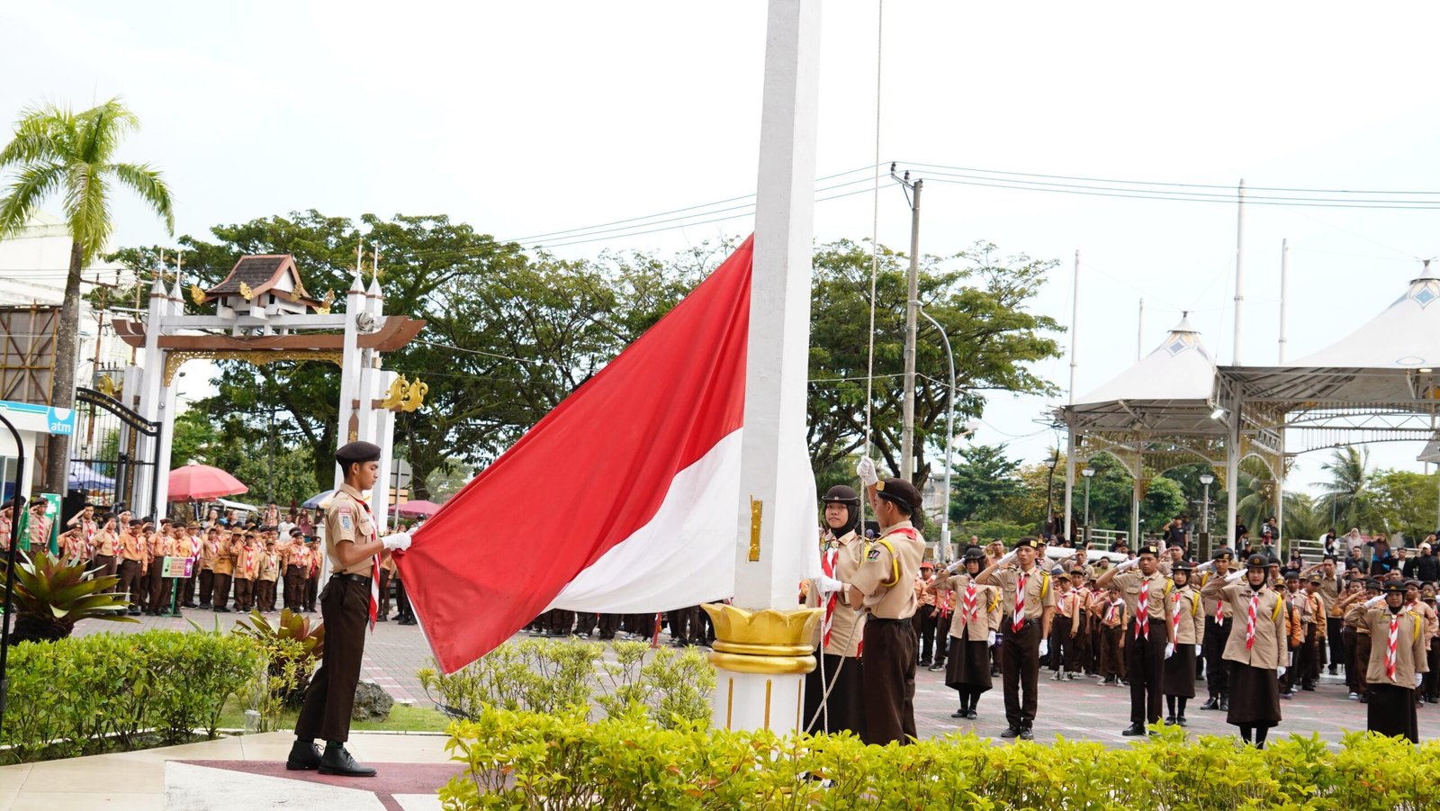 Gelar Senja Perdana 2026, Pramuka Banjarmasin Timur Turunkan Bendera di Balai Kota 1 IMG 20260201 WA0014 scaled