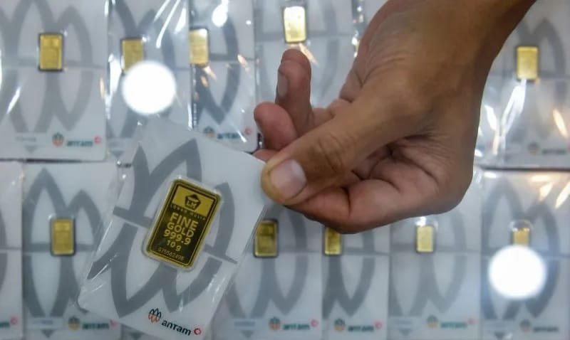 Emas Antam Merosot Hingga Rp183.000 1 IMG 20260203 WA0015 1