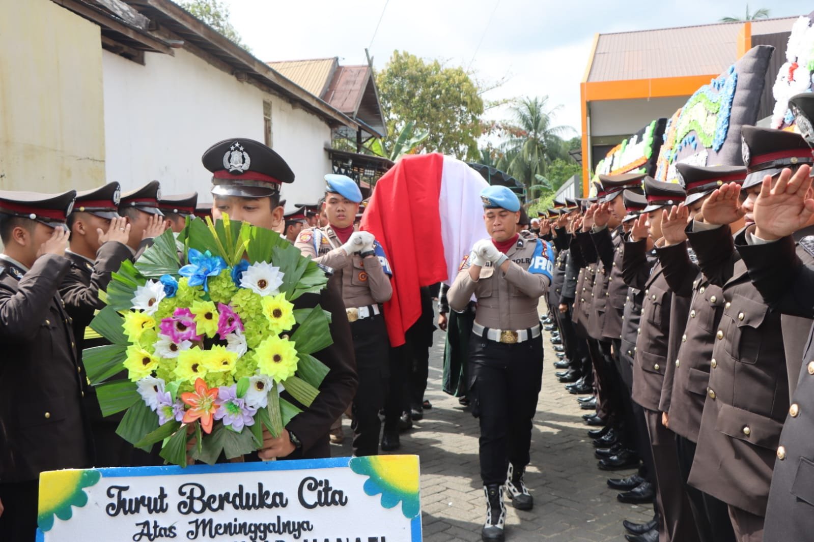 Upacara Kedinasan Iringi Pemakaman Bripda Muhammad Hanafi 1 IMG 20260203 WA00481